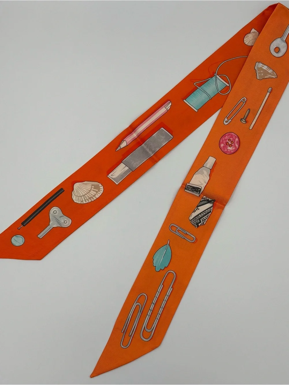 Hermes In the Pocket Twilly Silk Orange Multicolor Everyday Objects Leigh Cooke - Picture 2 of 6